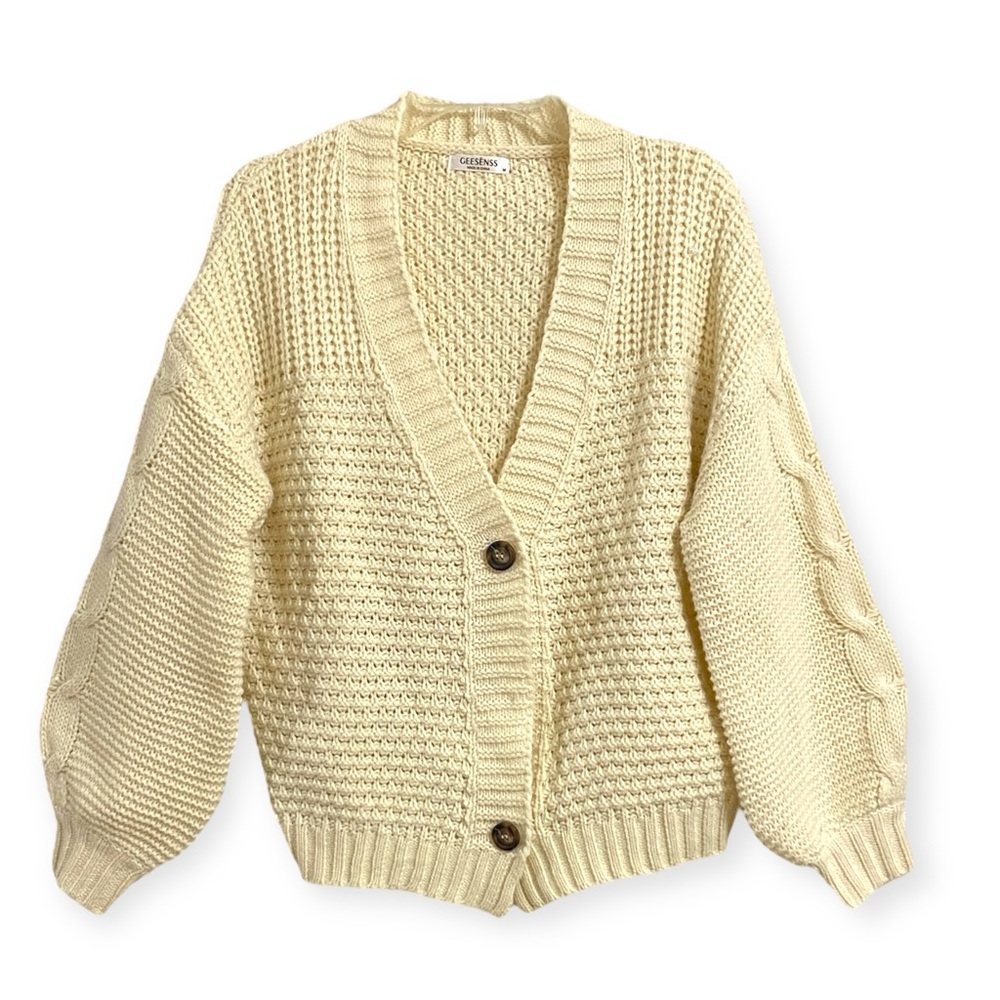Cream Cable Knit 2 Button Short Cardigan Sz M